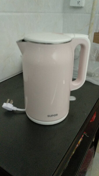 苏泊尔电水壶热水壶1.7L大容量电热水壶烧水壶是铜芯的吗？