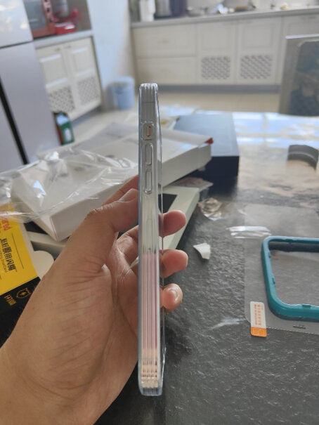 图拉斯苹果12promax手机壳iphone12請問你們這款手机壳是否有保护麦克风孔的壳嗎？
