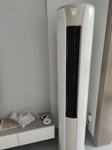 海尔KFR-72LW/28KCA81U1(冰雪白)放在客厅卧室能凉快吗？
