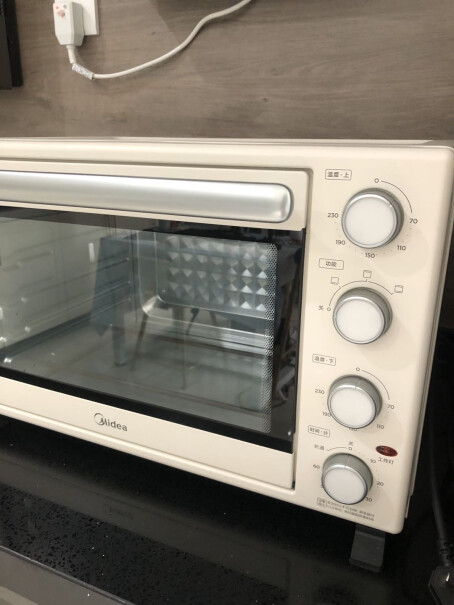 Midea美的35升家用多功能电烤箱送烤盘和锡纸吗？