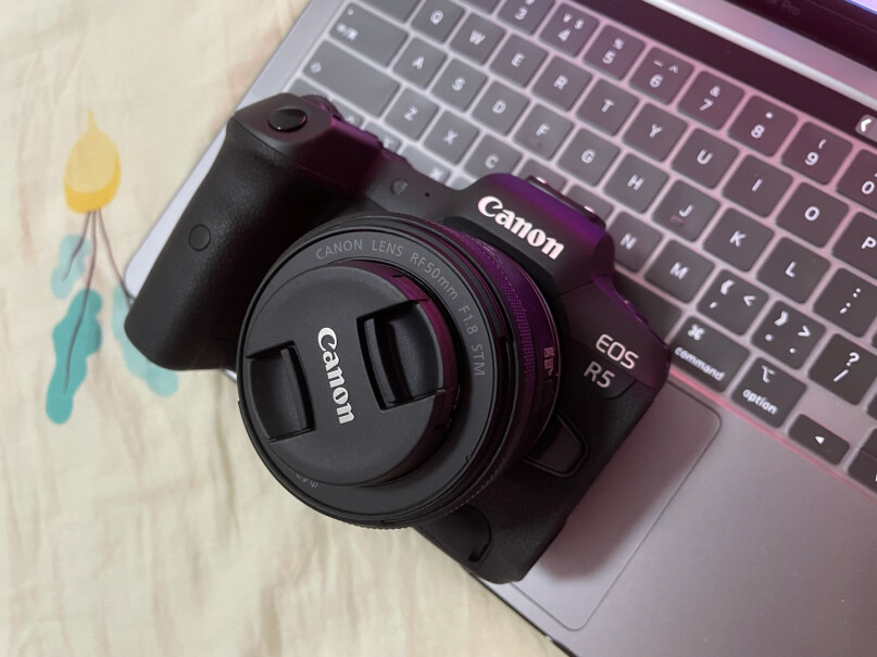 微单相机佳能EOS R5微单相机质量值得入手吗,到底要怎么选择？