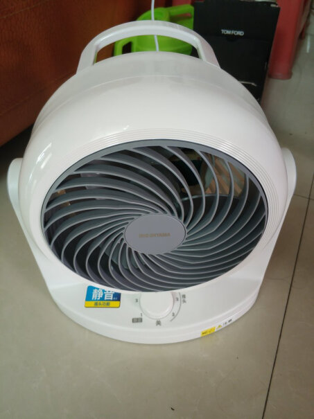 日本爱丽思空气循环扇静音电风扇遥控风扇落地风扇循环可以插上充电宝用吗？