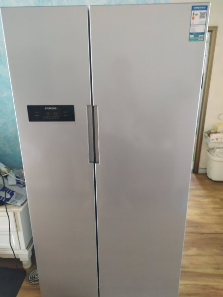 西门子SIEMENS610升冰箱门是拉丝的吗？