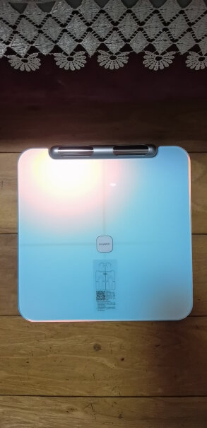 电子秤体脂14华为家用体重智能身体你们数字显示的地方有脏东西吗？