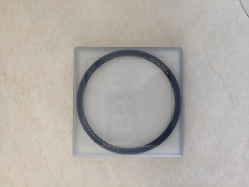 B+W UV滤镜 67mm XS-PRO请问pro uv镜耐磨吗？不装镜头盖，正常放包里有问题吗？