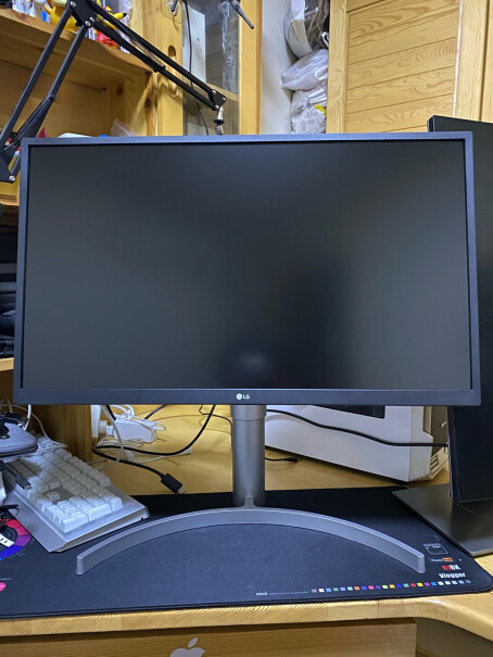 LG26.9英寸OLED这台显示器升降后的最低高度和最高度是多少呢？