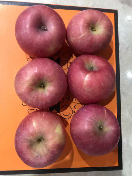 新疆阿克苏苹果5kg礼盒单果200-260g是今年的鲜果？是不是每个都是冰糖心？