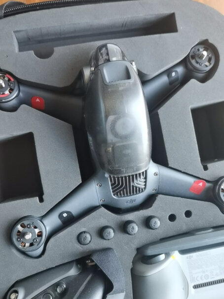 DJI FPV体感遥控器好操作么？从来没玩过？