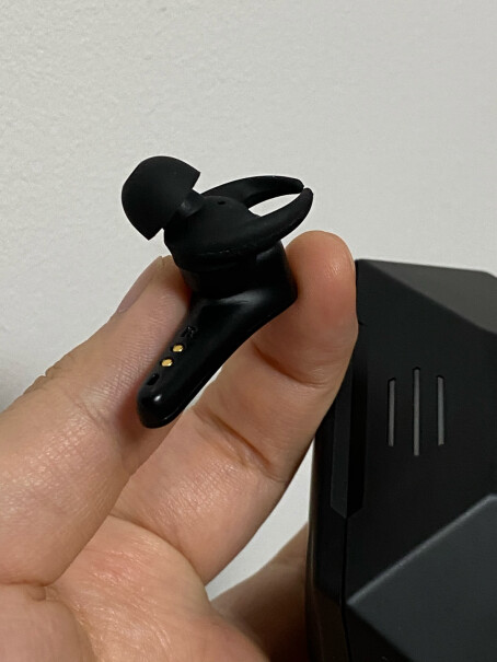 雷神灵鸢TWS真无线游戏耳机HL05入耳式这个耳机电话手表可以连吗？