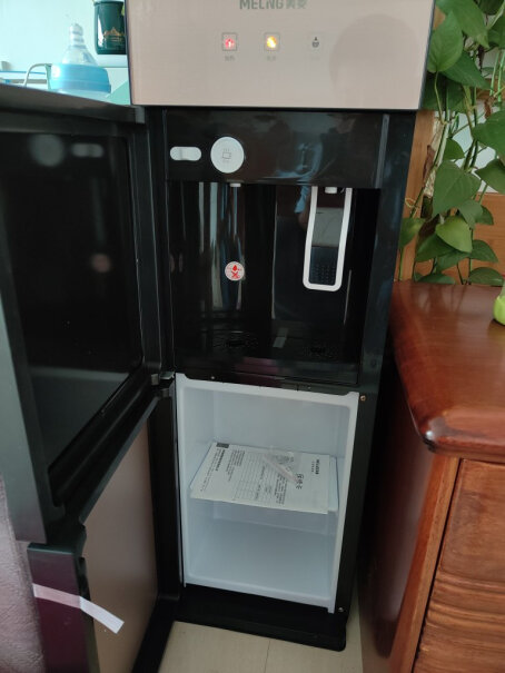 美菱饮水机立式家用办公双开门柜式温这款机器有什么功能？