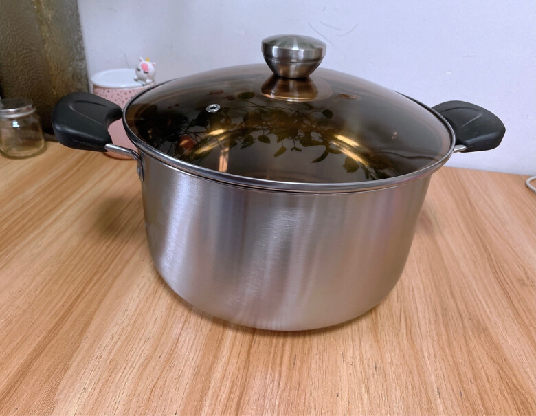 拜格不锈钢汤锅加厚24cm煮面条会粘锅吗？