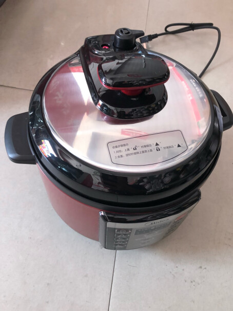 美的电压力锅家用5L双胆高压锅高压煮汤锅智能多功能电饭煲有手动排压阀吗？