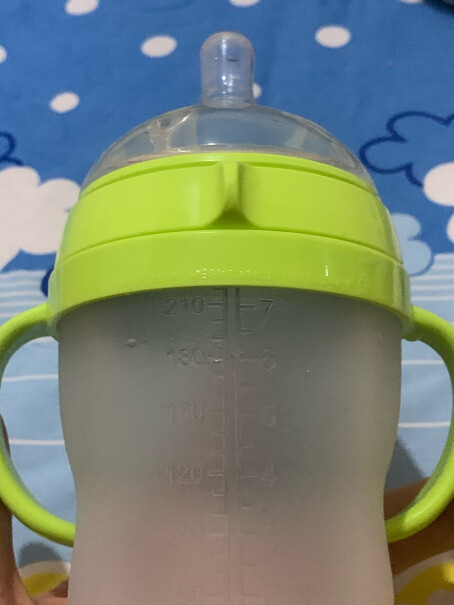 可么多么新生儿硅胶奶瓶宽孔径防胀气防摔大家送东西了吗？