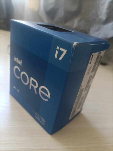 Intel i7-11700 CPU十一代i5核显能打cf和lol吗？