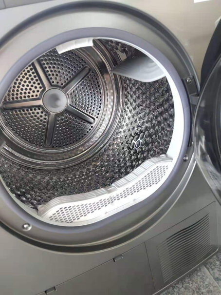 小天鹅烘干机直排式家用干衣机有没有和洗碗机叠放的吗？