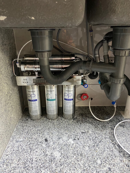 九阳厨房超滤净水器家用直饮不锈钢厨下净水机带水龙头有电机吗？
