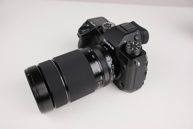 富士XF55-200mm 镜头带防抖吗？