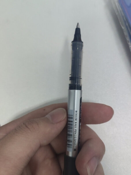 得力deli直液笔0.5mm子弹头学生签字笔好不好写字？