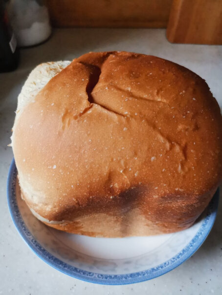 东菱Donlim烤面包机厨师机你们买的内胆有没有凹陷，脱漆，刮痕呀？我的换了还是有？
