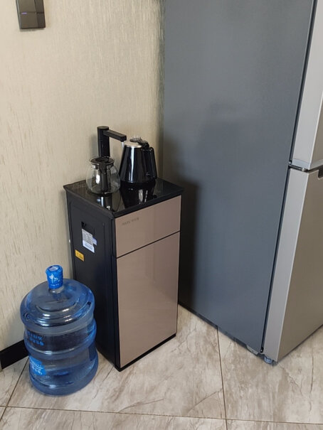 奥克斯茶吧机家用多功能智能温热型立式饮水机是手动上水吗？