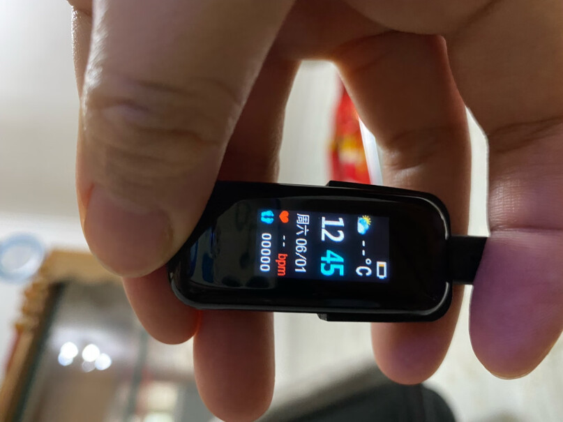 品牌+产品型号： FMJ 「升级版」血压手环IQOO可以用嘛？