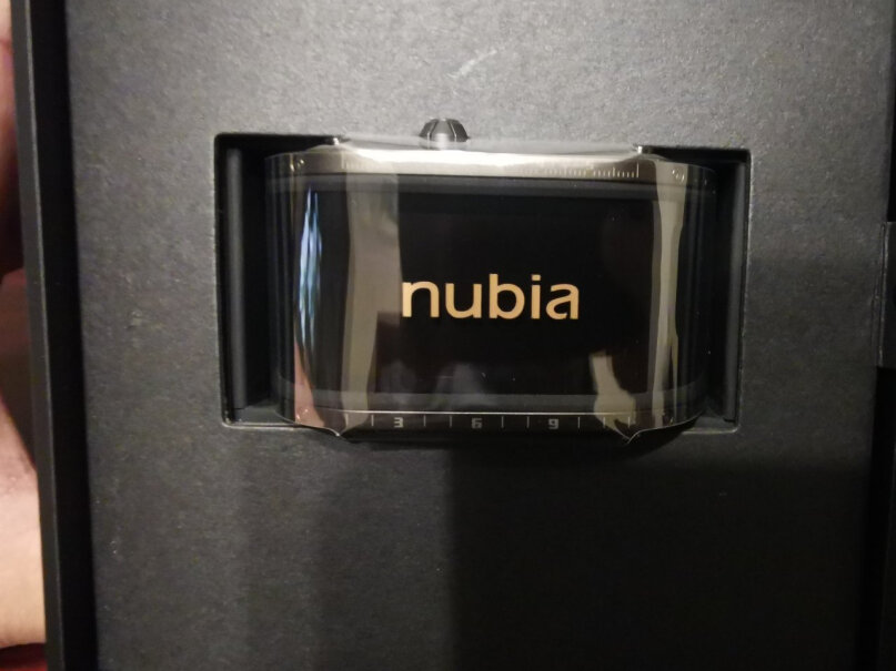 努比亚 Nubia Watch 智能手表女生带咋样？