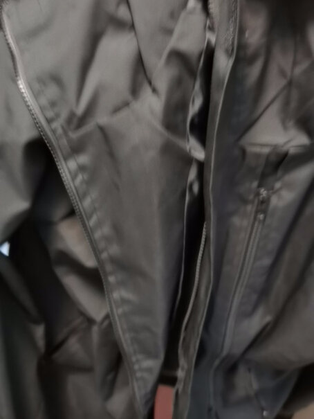 真维斯美式冲锋衣男女款夹克爆料怎么样？内幕评测透露。