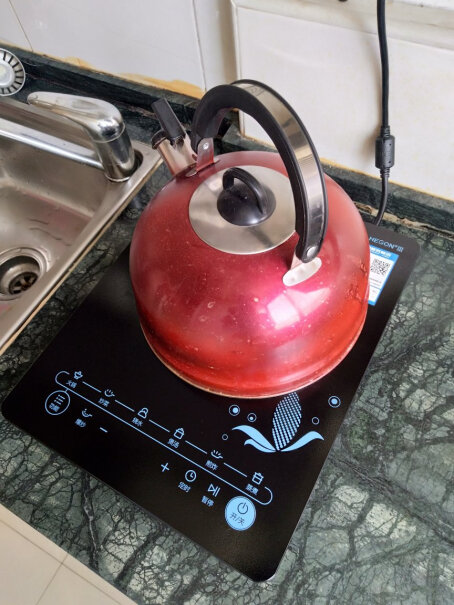 美的电磁炉大功率家用智能触黑晶面板谁知道送的汤锅直径多少？