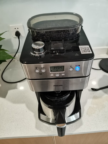 飞利浦咖啡机家用全自动滴滤式带磨豆保温预约功能平时咖啡豆可以都放在咖啡盒里嘛 还是喝多少放多少 ？原则杯数是放多少水就是多少杯还是选择多少杯出多少水？