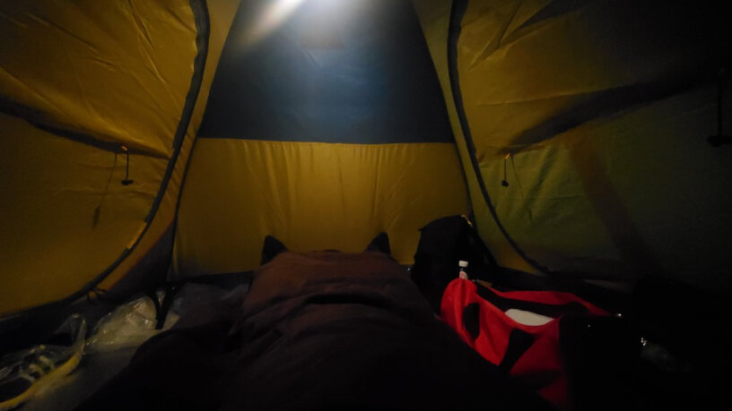 牧高笛防大风防暴雨铝杆三季三人双层帐野外野营帐篷请问两大一小露营配什么垫子合适？