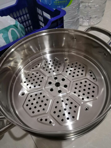 华帝VATTI这款锅的锅盖有透气孔吗，平顶形状的锅盖，蒸馒头会不会容易滴水到馒头上呢？