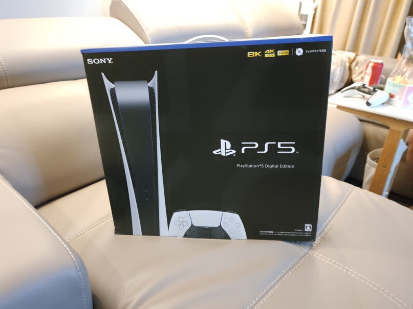 索尼PlayStation手柄是单独买么？买游戏机没有手柄是不是？