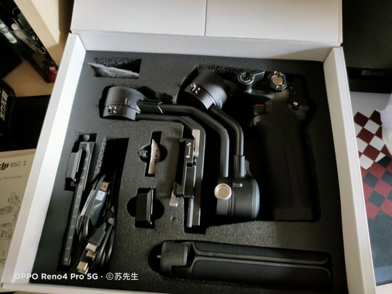 DJI 如影RSC2 三轴稳定器配件不包含充电器？