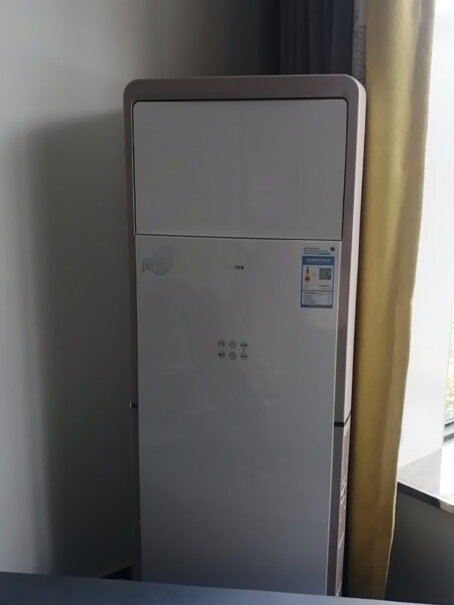 美的（Midea）空调柜机2匹这个这款空调有左右摆风功能吗？