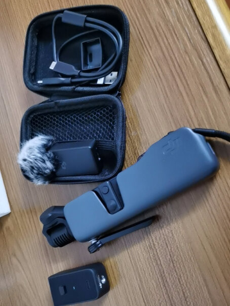 「官方」DJI Pocket 2 云台相机可以连接蓝牙或者有线麦克吗？