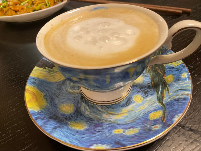 德龙咖啡机趣享系列半自动咖啡机顶部放杯子的地方有暖杯功能吗？