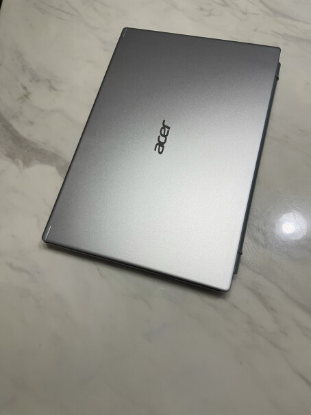 宏碁Acer新蜂鸟Fun15.6英寸轻薄本键盘带光吗。