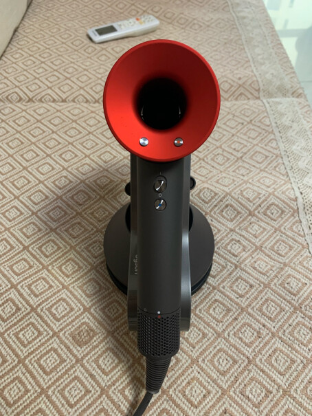 戴森Dyson HD03中国红吹风机可以给狗狗用吗，拉布拉多？