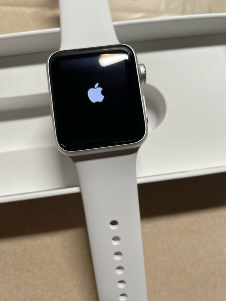 Apple Watch 3智能手表微信发不出去消息，qq收不到为什么？