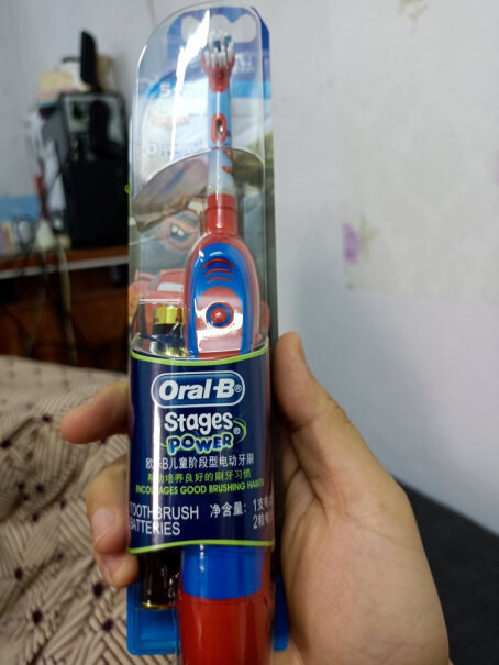 欧乐B儿童电动牙刷头3支装牙刷身上哪里看型号呢？