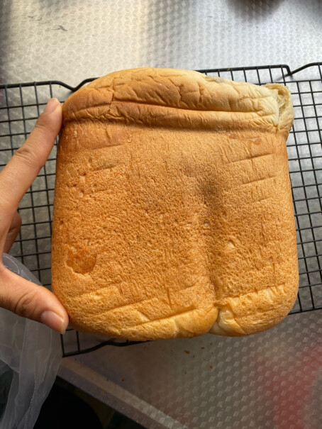 东菱Donlim烤面包机厨师机请问大家搅拌时有没有很大的三声咔咔声呀？