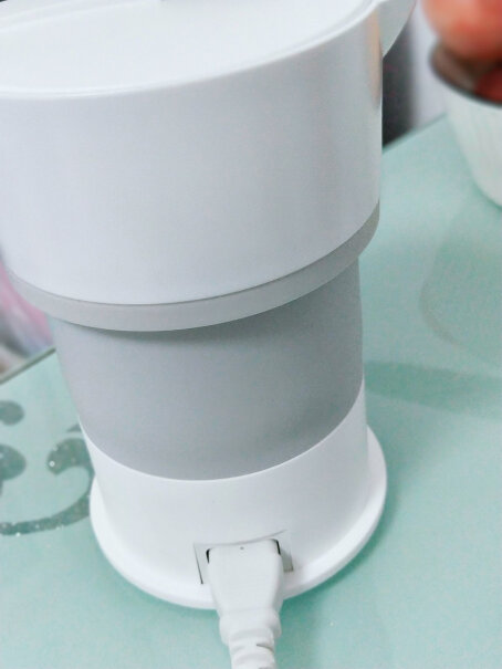 苏泊尔电热水壶便携式烧水壶旅行装的 有没有味道？