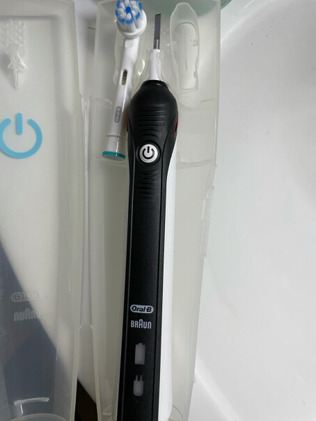 欧乐B电动牙刷成人小圆头牙刷情侣礼物3D声波旋转摆动充电式P4000按几下是敏感揉护？？