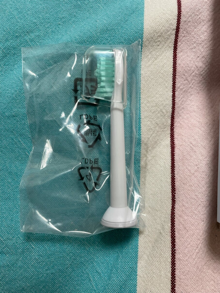 飞利浦电动牙刷充电式成人声波震动米白色电动牙刷HX3216有小孩用的吗？