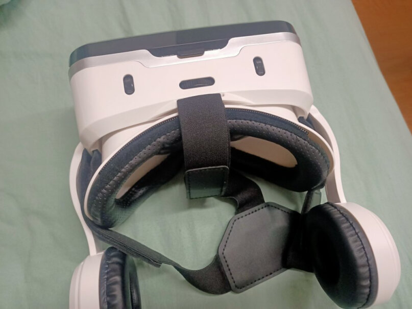 VR眼镜千幻魔镜G04BS VR眼镜蓝牙版优缺点测评,哪个更合适？