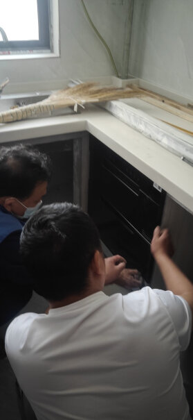 美的消毒柜家用消毒柜嵌入式使用时间久了会生锈吗？高温消毒会不会很臭？