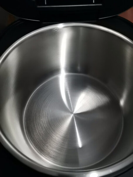 美的内胆电饭锅316L电饭煲涂层不锈钢家用预约粘锅吗？