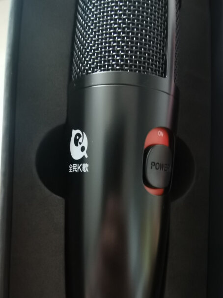 联想小新UM6 K歌定制话筒这个唱出来的效果有苹果耳机唱出来的效果好吗？