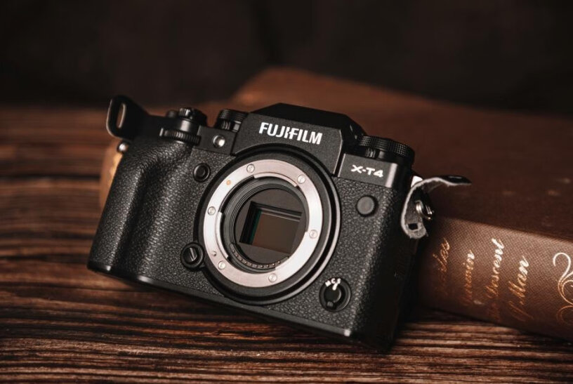 富士（FUJIFILM）X-T4 微单套机富士xt4和索尼a7m3哪个高感好？