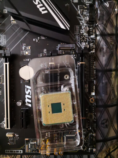 AMD R5/R7+MSI B450M套装我是老显卡，老内存，能装在一起吗？